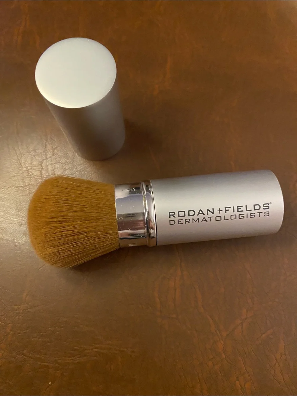 Rodan & Fields Retractable Brush